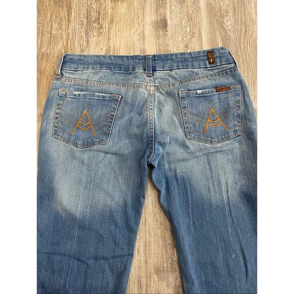 7 For All Mankind Mid Rise Flared Jeans Light Wash Women’s Sz 32 Inch Waist - Picture 7 of 8